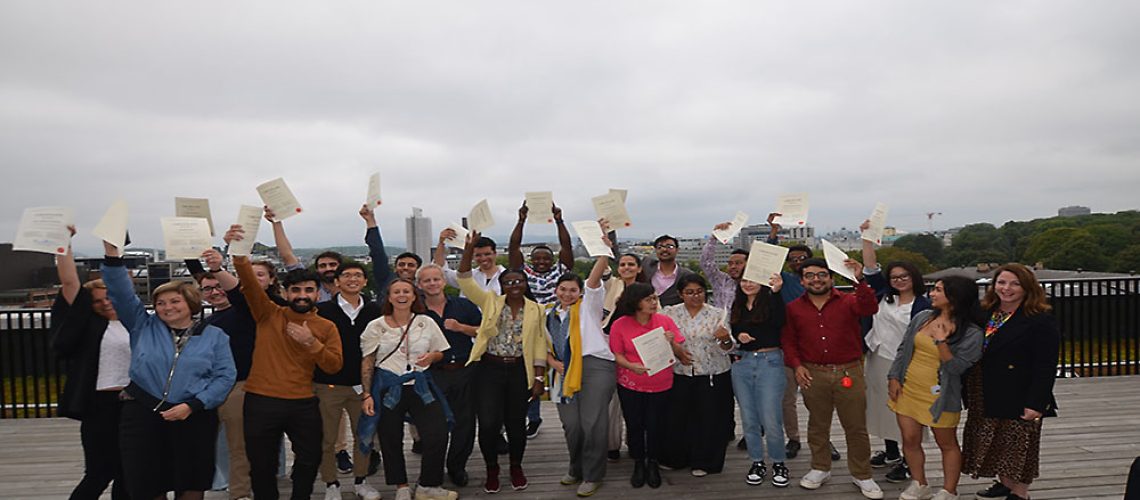 participants_with_diplomas-1000x562